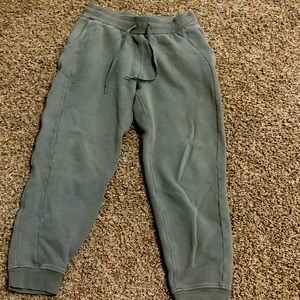 lululemon size 8 joggers